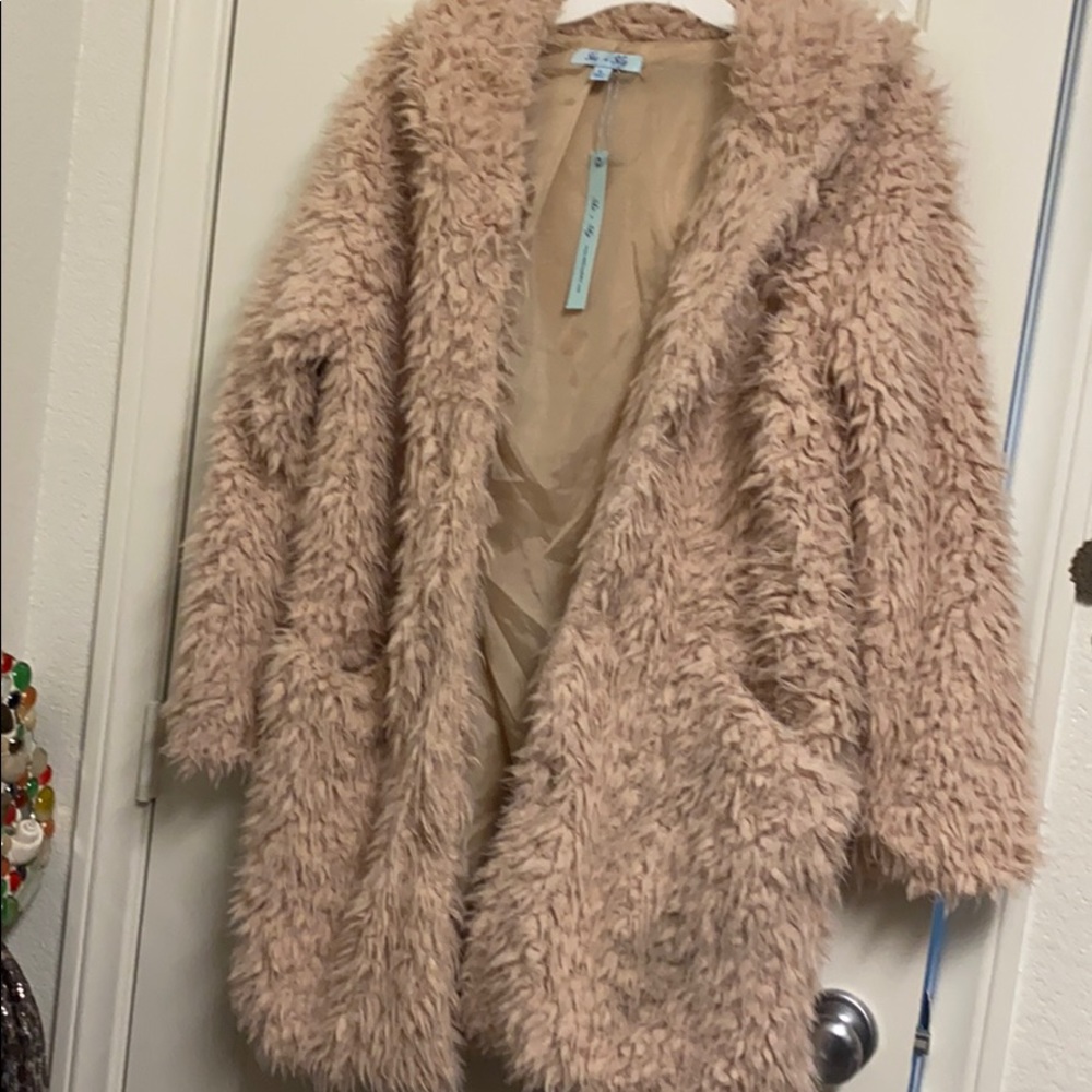 Fluffy teddy hooded beige sweater jacket